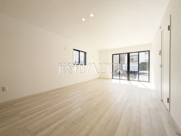 2号棟　リビング　【西東京市向台町６丁目】