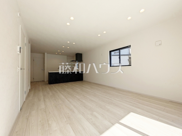 2号棟　リビング　【西東京市向台町６丁目】