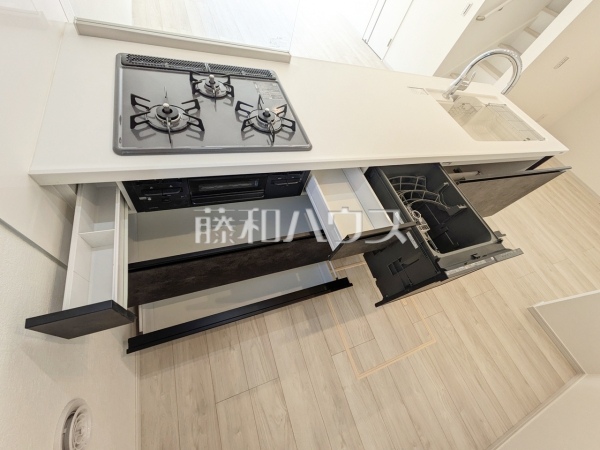 2号棟　キッチンスライド収納　【西東京市向台町６丁目】