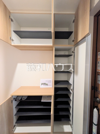 収納　【練馬区西大泉４丁目】