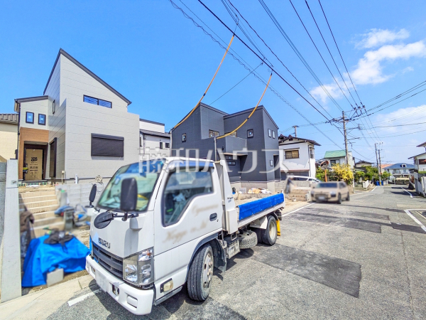 接道状況および現場風景　【福岡市西区拾六町４丁目】