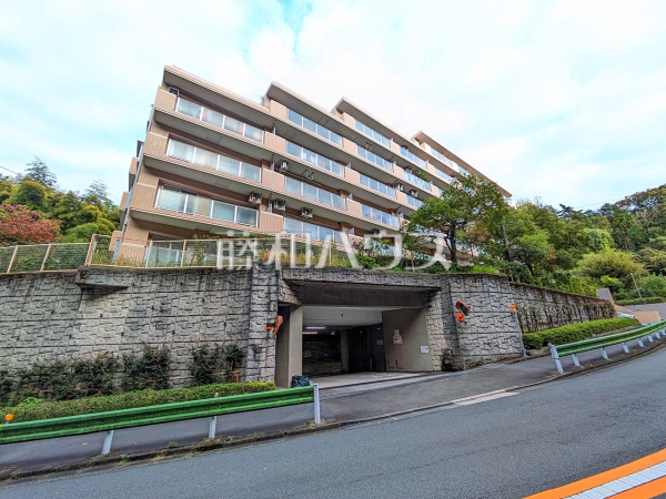 外観　【ファミール高幡不動】見学はしたいけど、なかなか時間が取れない・・・そんな方に出勤前や仕事終わりにマイホームを見学できるサポートをいたします！