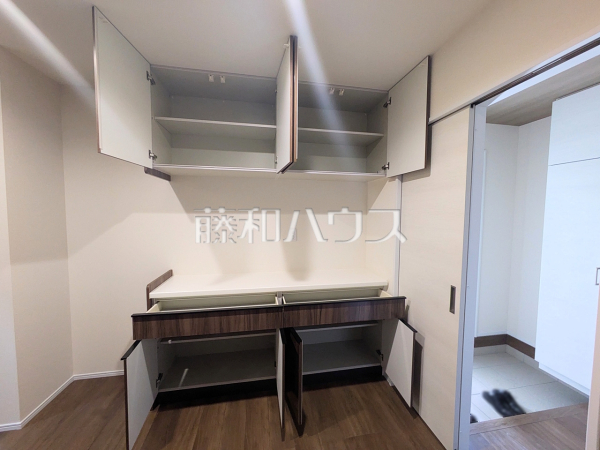 キッチン収納　【糟屋郡粕屋町大字柚須】