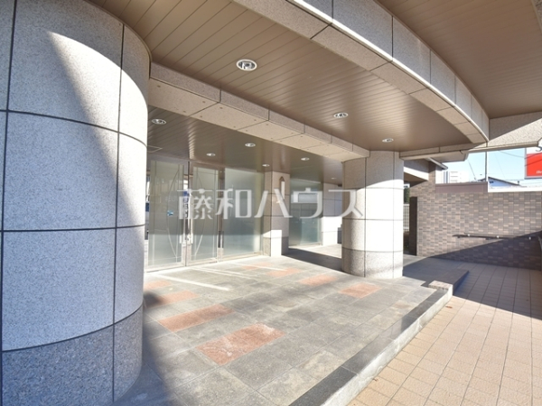 エントランス　【 レーベンハイム朝霞台ヴェリアス】