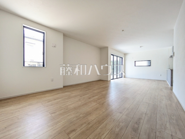 リビング　【八王子市長房町】