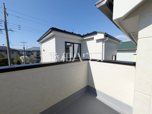 2号棟　バルコニー　【日野市多摩平３丁目】奥行きのあるバルコニー！お洗濯物の多い日でもいっきに干せますね。
