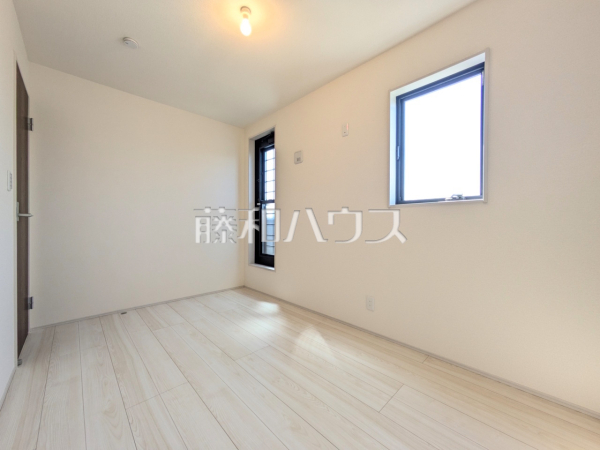 居室　【新座市栗原１丁目】