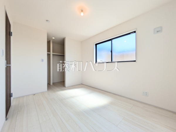居室　【新座市栗原１丁目】