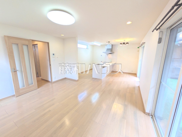 リビング　【西東京市西原町４丁目】