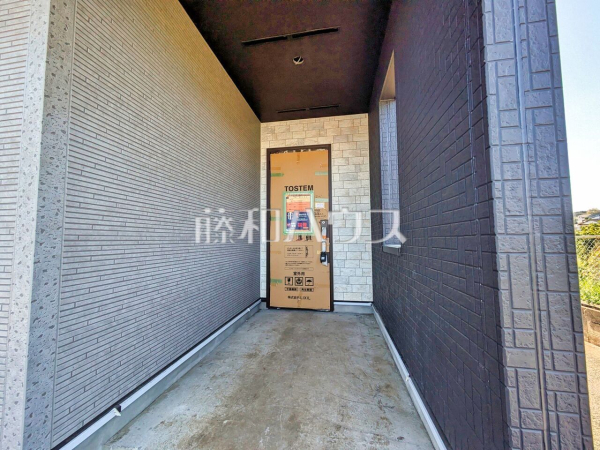 1号棟　玄関　【東村山市多摩湖町１丁目】