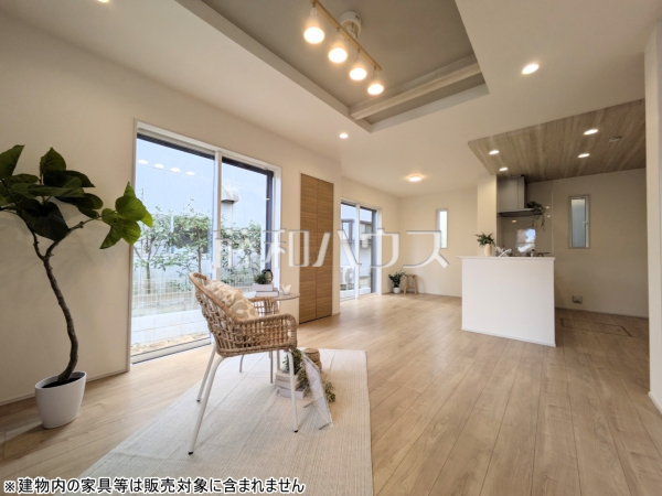 リビング　【東村山市多摩湖町２丁目】