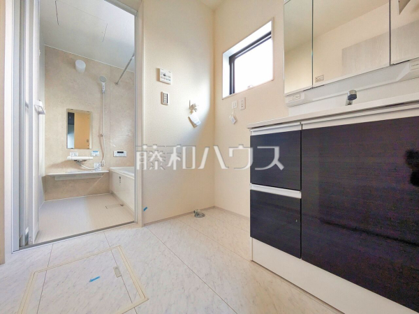 1号棟　洗面室　【所沢市上新井１丁目】