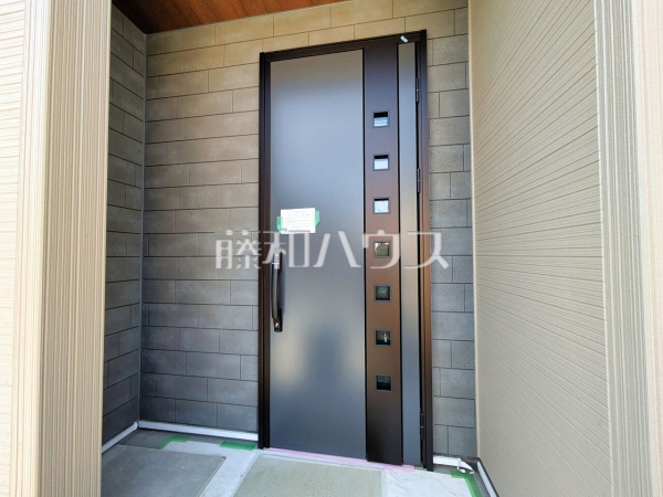1号棟　玄関　【所沢市上新井１丁目】