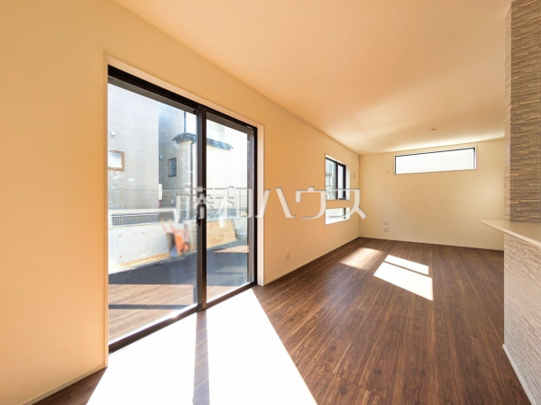 1号棟　リビング　【所沢市上新井１丁目】