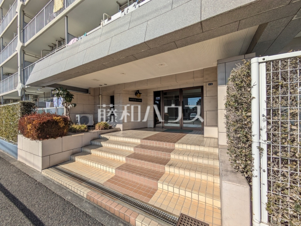 エントランス　【メゾンエクレーレ昭島】