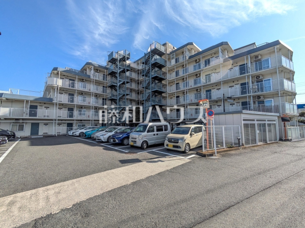 駐車場　【メゾンエクレーレ昭島】