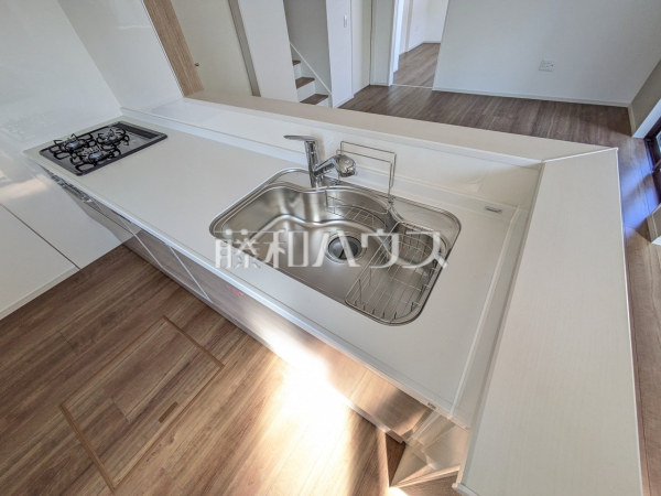 1号棟　キッチン　【武蔵村山市学園４丁目】