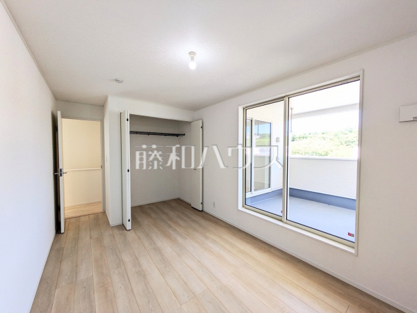 2号棟　居室　【糸満市字喜屋武】 全居室収納スペース付き 