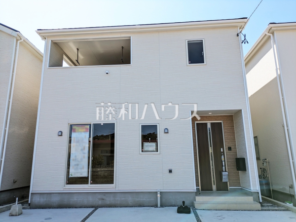 2号棟　外観　【糸満市字喜屋武】 生活に溶け込むシンプルなデザインの外観が魅力の新邸です。 