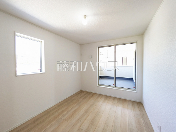 2号棟　居室　【糸満市字喜屋武】 全居室2面採光で明るいお部屋 