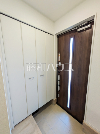 2号棟　玄関　【糸満市字喜屋武】