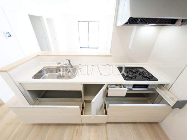 3号棟　キッチン収納　【糸満市字喜屋武】