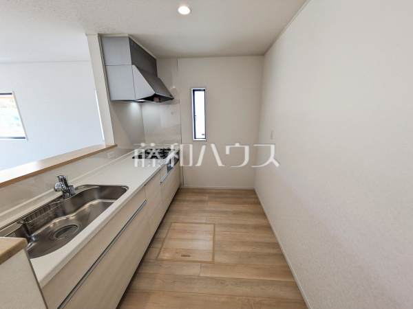 3号棟　キッチン　【糸満市字喜屋武】