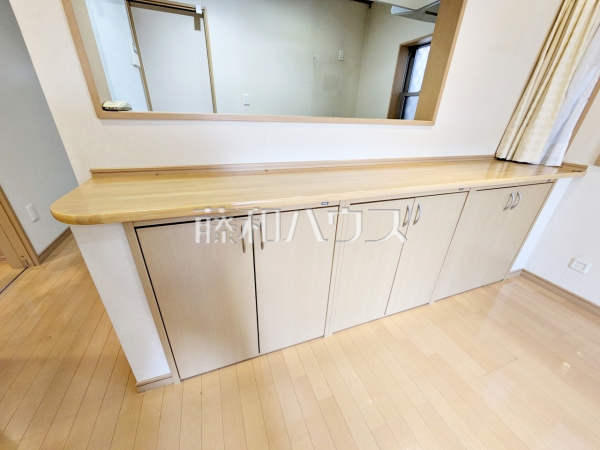 ≪カウンター≫ カウンターキッチン越しでの会話が、家族団らんのスタートです。 　【調布市調布ケ丘４丁目】