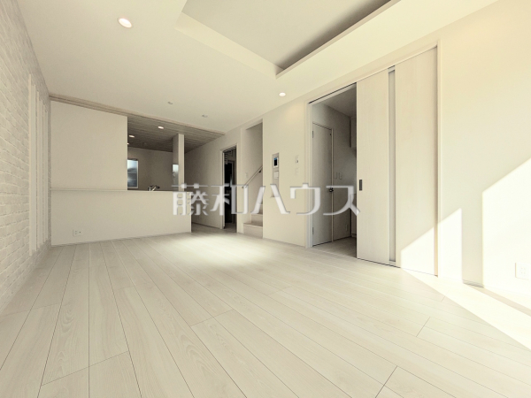 1号棟　リビング　【調布市柴崎２丁目】