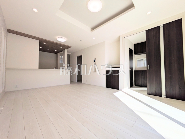 3号棟　リビング　【調布市柴崎２丁目】