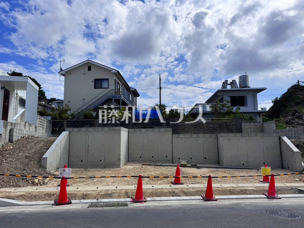 B号棟　現場風景　【糸満市字兼城】 見学はしたいけど、なかなか時間が取れない・・・そんな方に出勤前や仕事終わりにマイホームを見学できるサポートをいたします。 