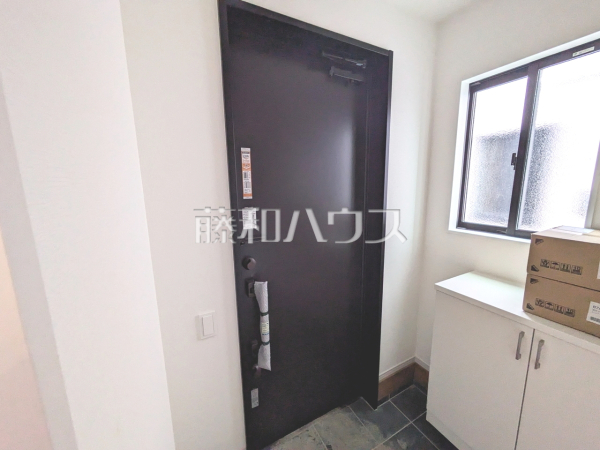 2号棟　玄関　【福岡市南区井尻４丁目】