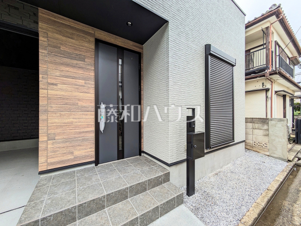 玄関　【新座市新座２丁目】