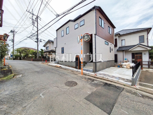 接道状況および現場風景　【所沢市大字松郷】 物件の事、諸費用の事など、小さな疑問もお気軽にご連絡・ご相談下さい。 