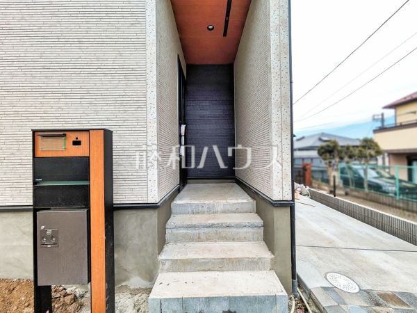 玄関　【所沢市大字松郷】