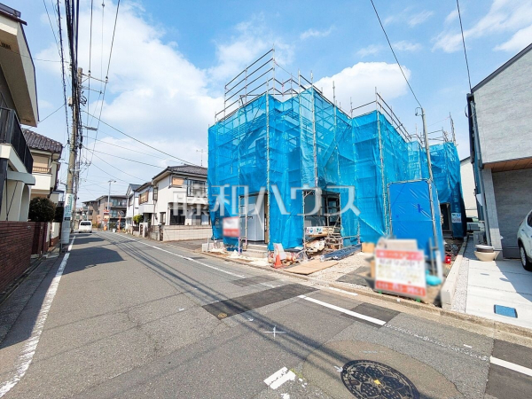 接道状況および現場風景　【練馬区石神井台３丁目】 見学はしたいけど、なかなか時間が取れない・・・そんな方に出勤前や仕事終わりにマイホームを見学できるサポートをいたします。 