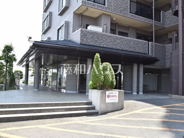 エントランス　【レーベングランヒルズ朝霞台】