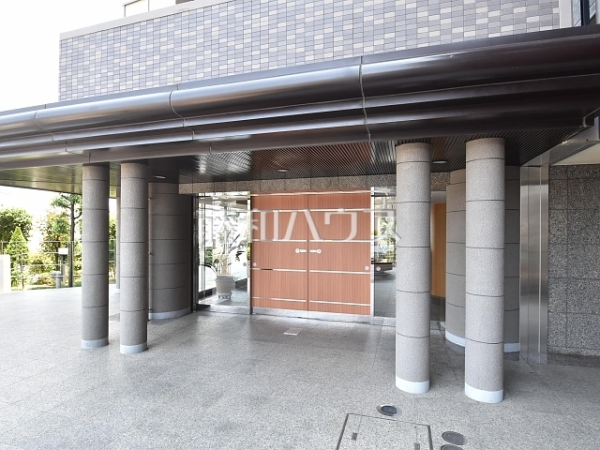 エントランス　【レーベングランヒルズ朝霞台】