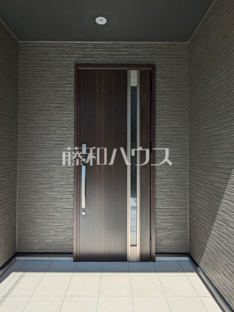 玄関　【新座市片山３丁目】
