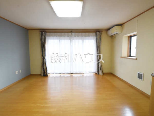 ※古屋の室内状況
リビング　【東久留米市八幡町２丁目】