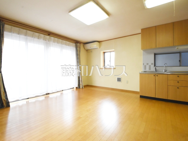 ※古屋の室内状況
リビング　【東久留米市八幡町２丁目】