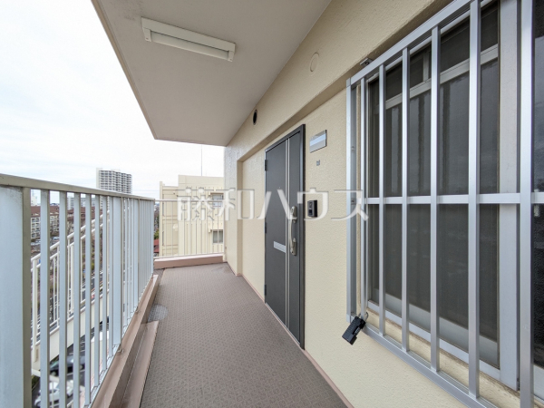 玄関　【志木ニュータウン南の森壱番街　15号棟】