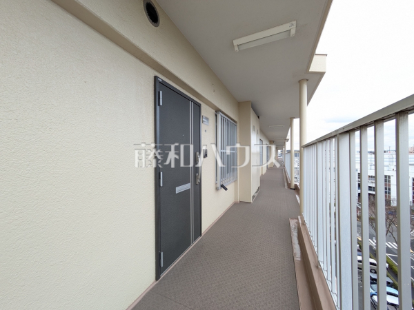 玄関　【志木ニュータウン南の森壱番街　15号棟】