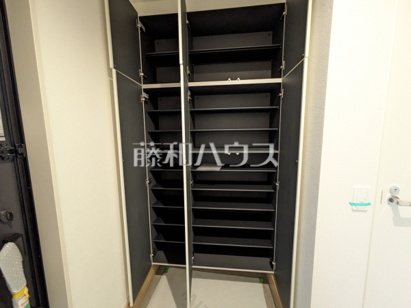 玄関収納　【福岡市東区香椎駅東１丁目】