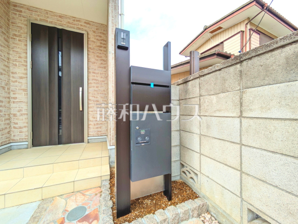 玄関ポスト　【志木市柏町２丁目】