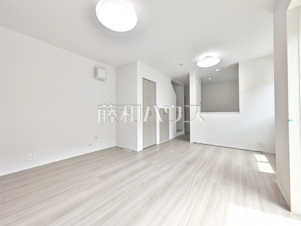 1号棟　リビング　【西東京市新町５丁目】