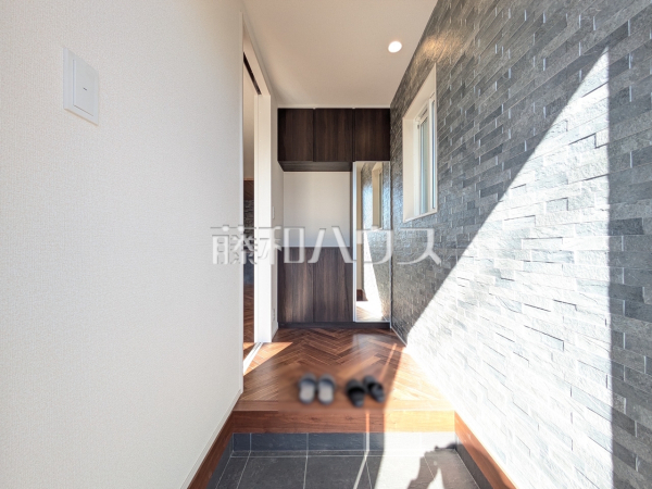 玄関ホール　【練馬区石神井台８丁目】