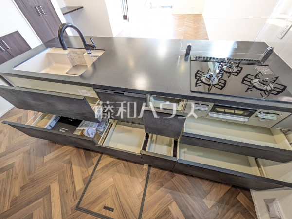 キッチンスライド収納　【練馬区石神井台８丁目】