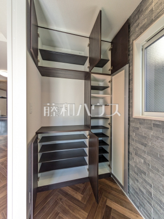玄関収納　【練馬区石神井台８丁目】