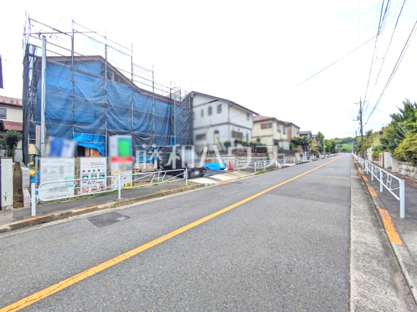 接道状況および現場風景 【八王子市北野台2丁目】 接道状況および現場風景 【八王子市北野台2丁目】